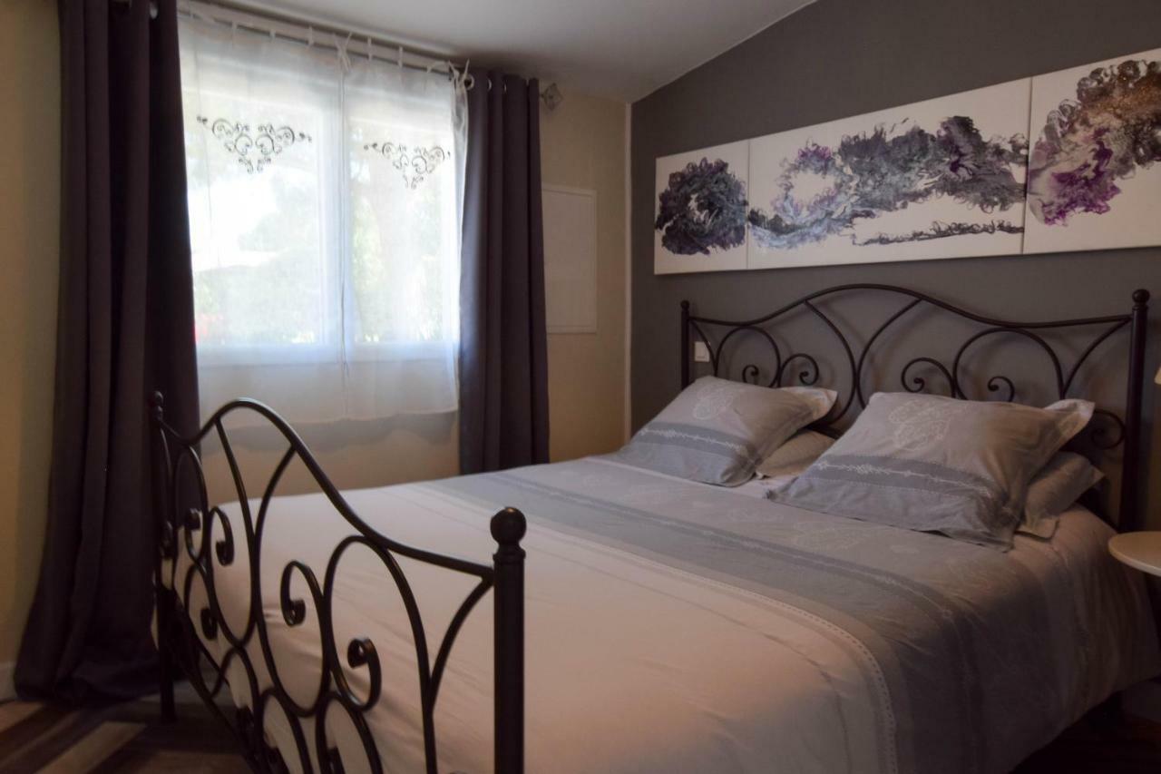 Le Comptoir Des Ecoliers Bed & Breakfast Gemozac Ngoại thất bức ảnh