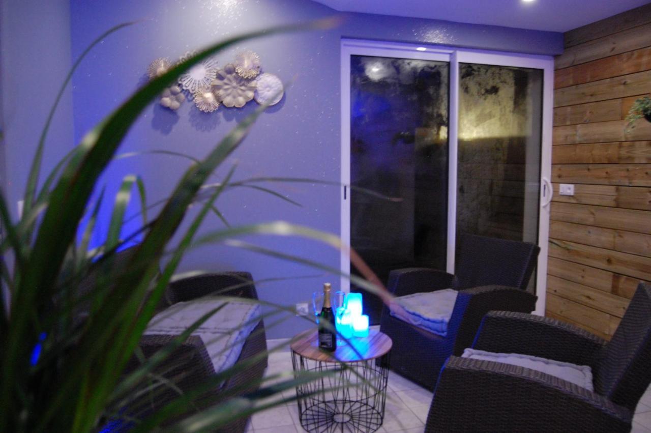 Le Comptoir Des Ecoliers Bed & Breakfast Gemozac Ngoại thất bức ảnh