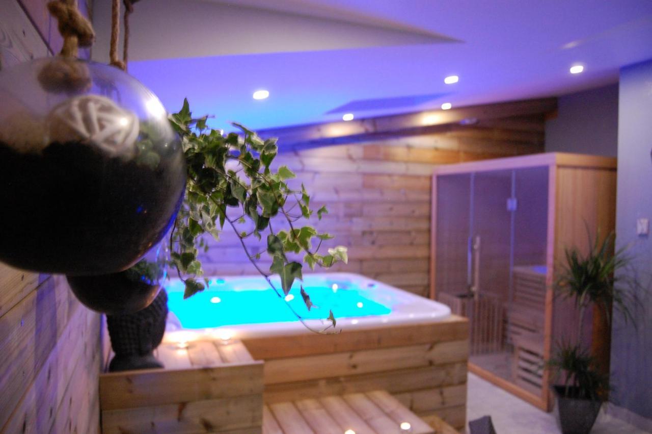 Le Comptoir Des Ecoliers Bed & Breakfast Gemozac Ngoại thất bức ảnh